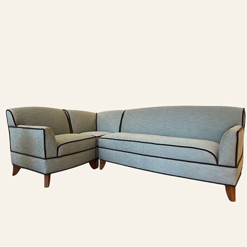Calais Sectional W Arms Living Room Seating